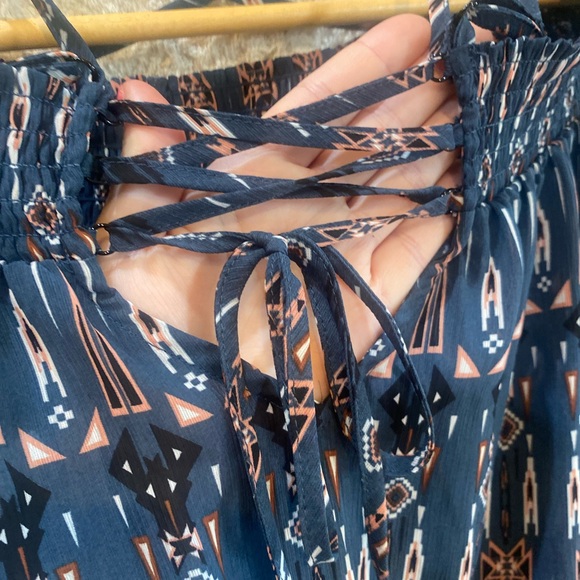 Jessica Simpson sheer Boho long sleeve top. Large. NWT. - Picture 7 of 12